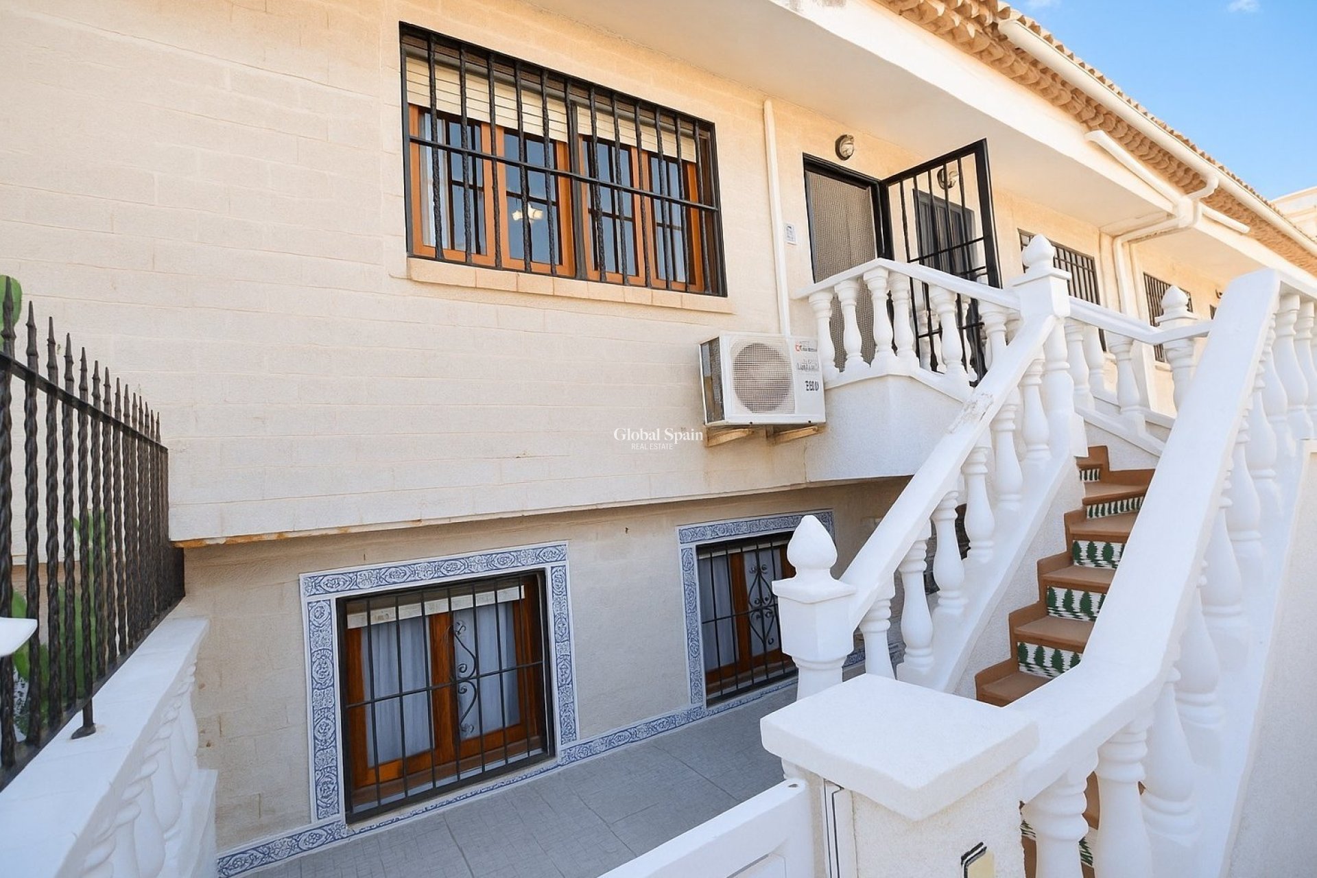 Resale - HOUSE -
LA MATA - Costa Blanca