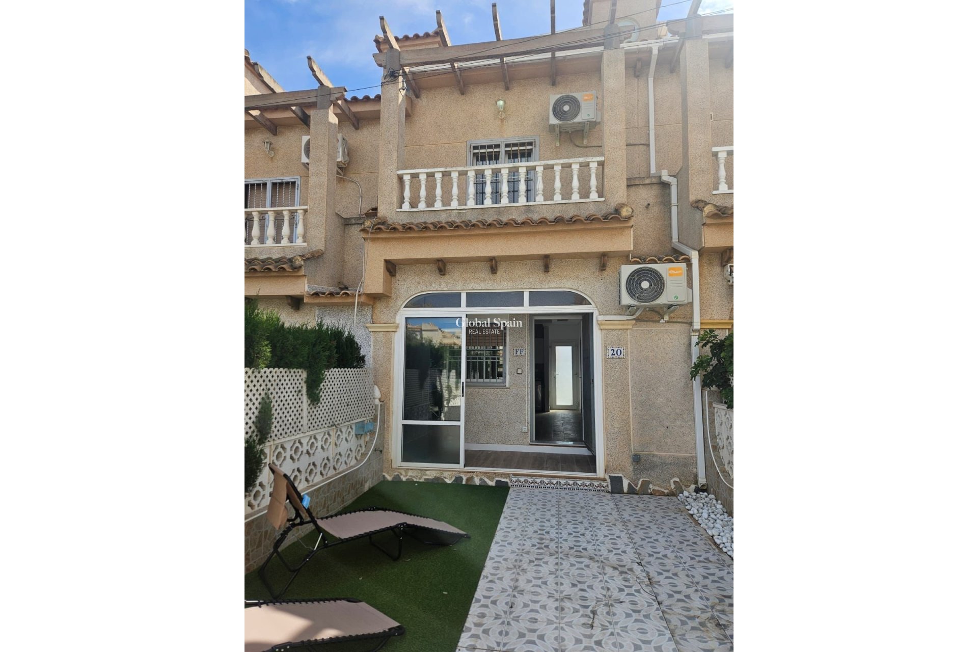 Resale - House -
LA MATA