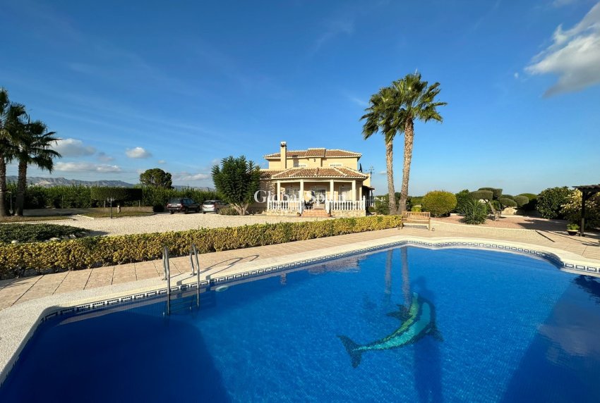 Resale - HOUSE -
LA MATANZA - La Matanza