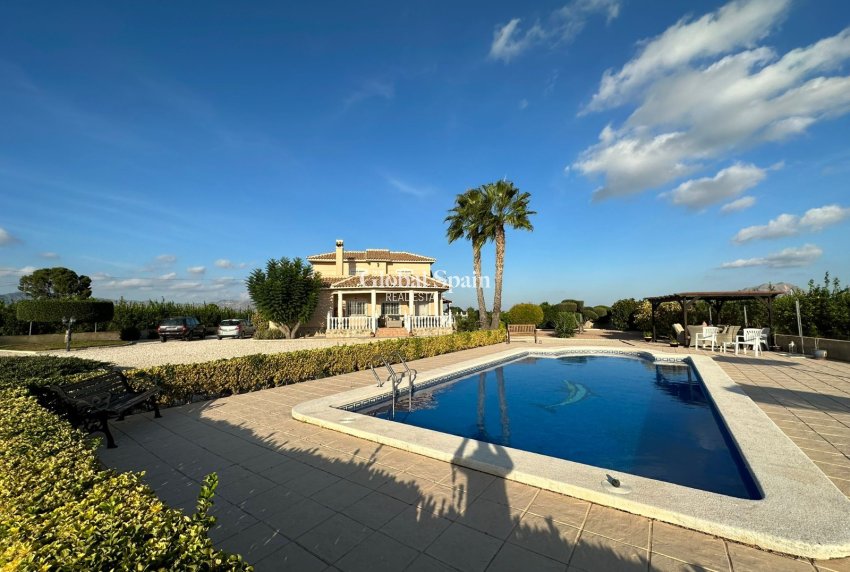 Resale - HOUSE -
LA MATANZA - La Matanza