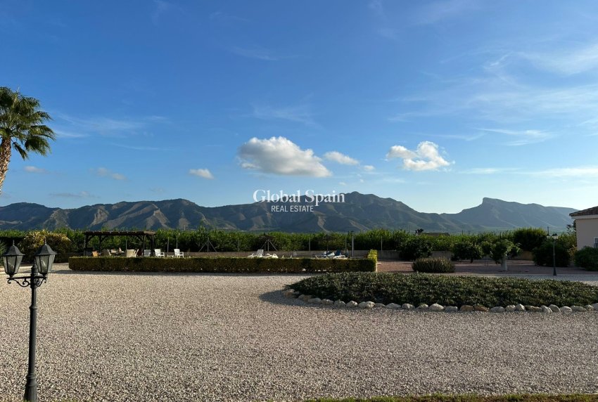 Resale - HOUSE -
LA MATANZA - La Matanza