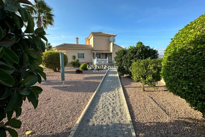 Resale - HOUSE -
LA MATANZA - La Matanza