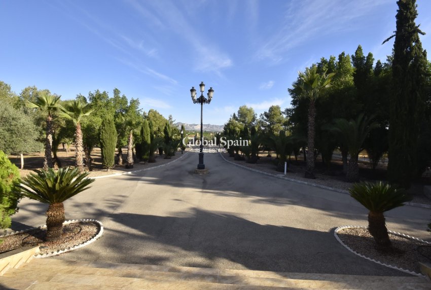 Resale - HOUSE -
LA MATANZA - La Matanza