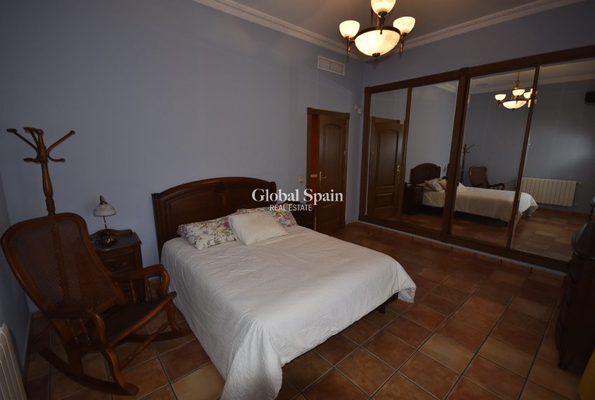 Resale - HOUSE -
LA MATANZA - La Matanza