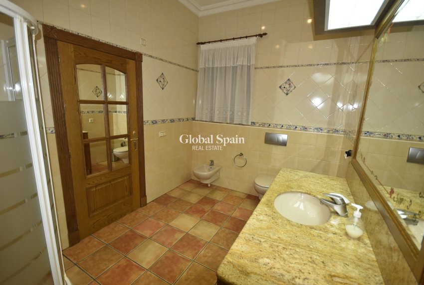 Resale - HOUSE -
LA MATANZA - La Matanza