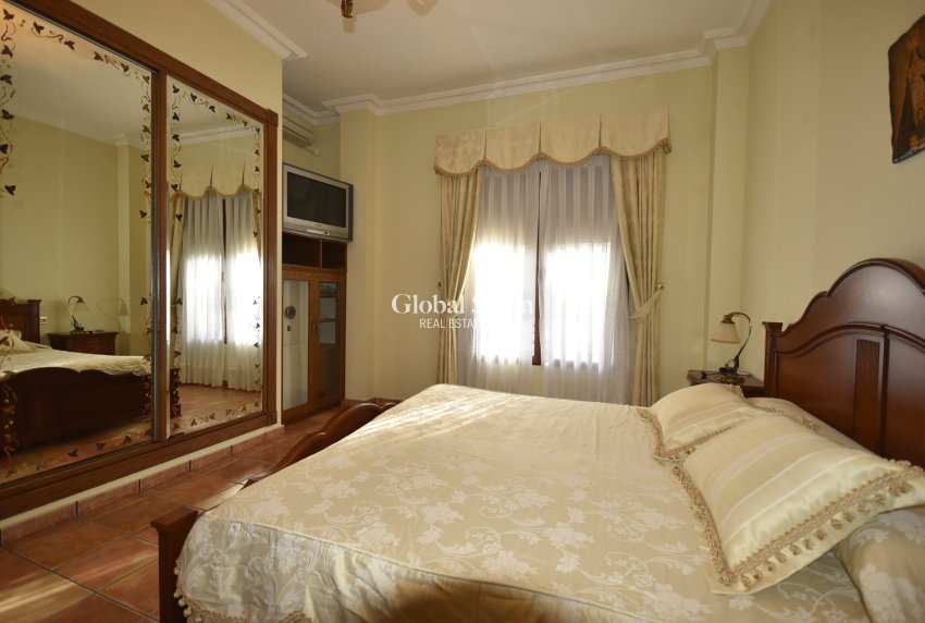 Resale - HOUSE -
LA MATANZA - La Matanza