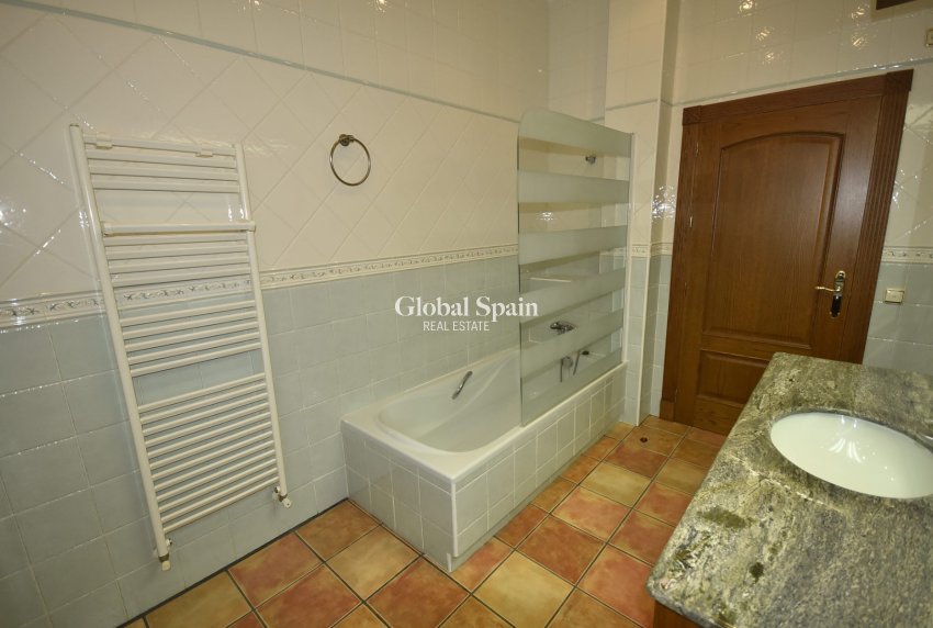 Resale - HOUSE -
LA MATANZA - La Matanza