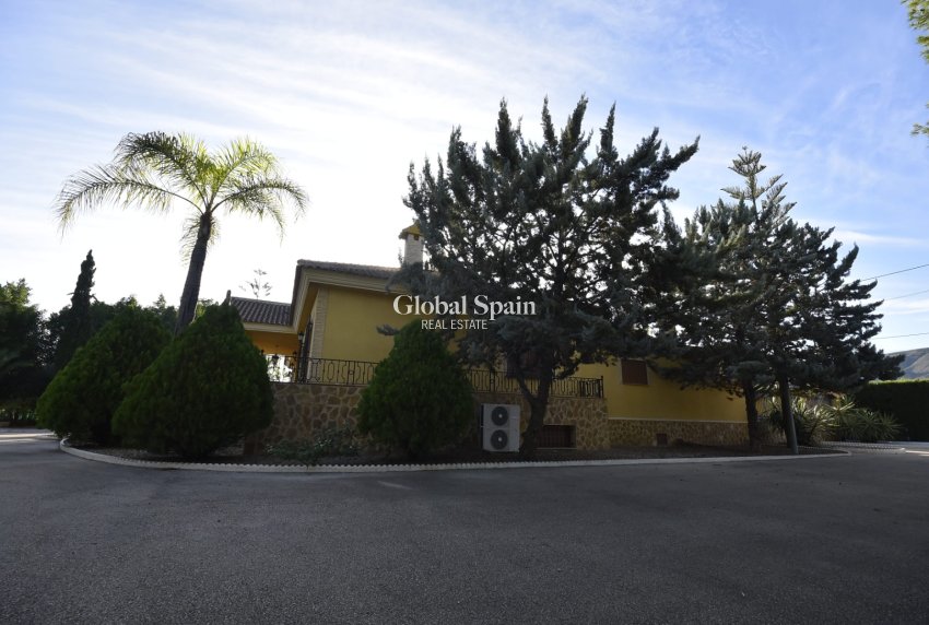 Resale - HOUSE -
LA MATANZA - La Matanza