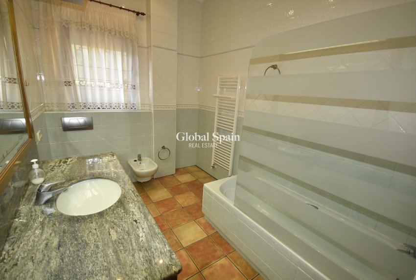 Resale - HOUSE -
LA MATANZA - La Matanza