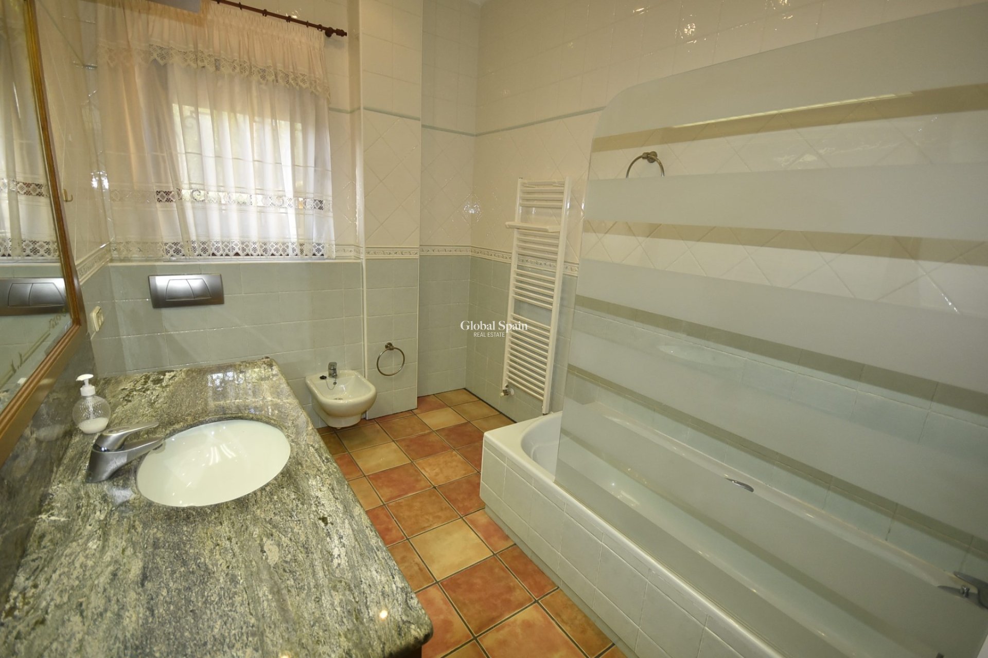 Resale - HOUSE -
LA MATANZA - La Matanza