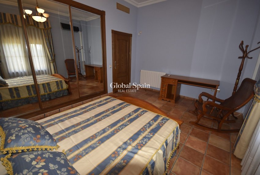 Resale - HOUSE -
LA MATANZA - La Matanza