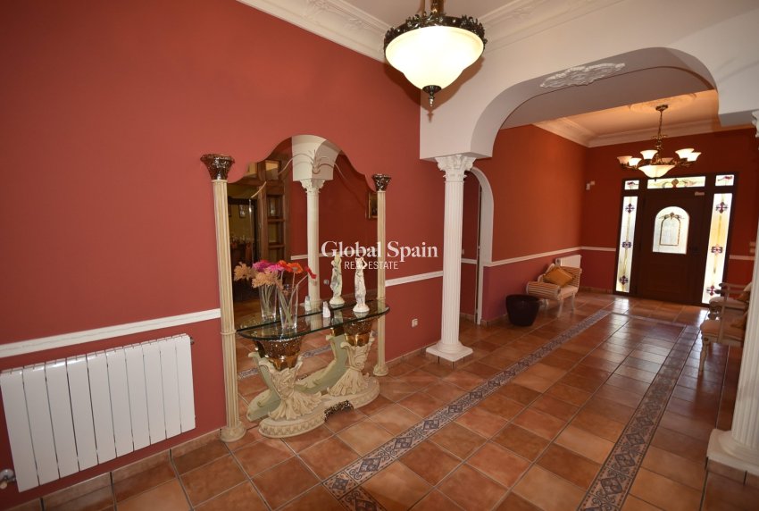 Resale - HOUSE -
LA MATANZA - La Matanza