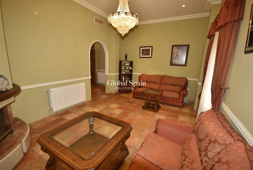 Resale - HOUSE -
LA MATANZA - La Matanza