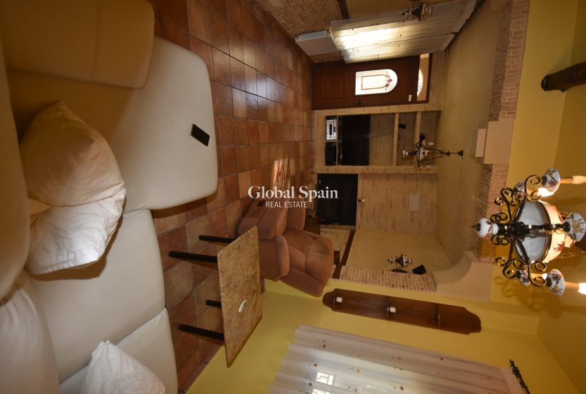 Resale - HOUSE -
LA MATANZA - La Matanza