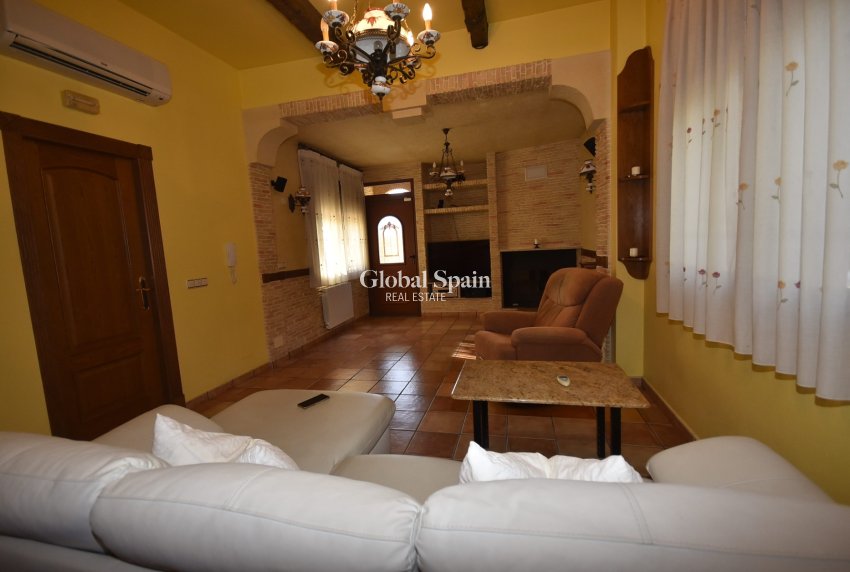 Resale - HOUSE -
LA MATANZA - La Matanza