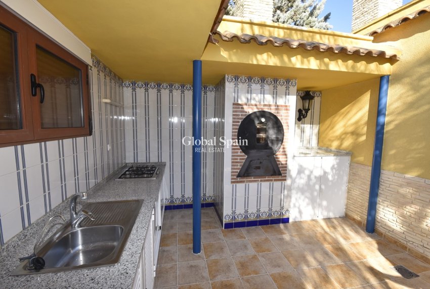 Resale - HOUSE -
LA MATANZA - La Matanza