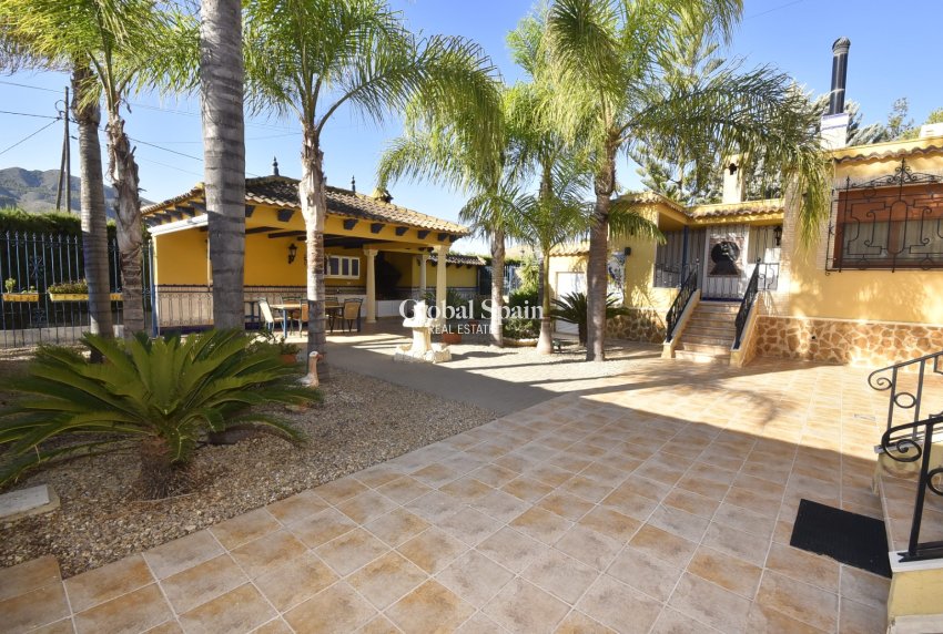 Resale - HOUSE -
LA MATANZA - La Matanza