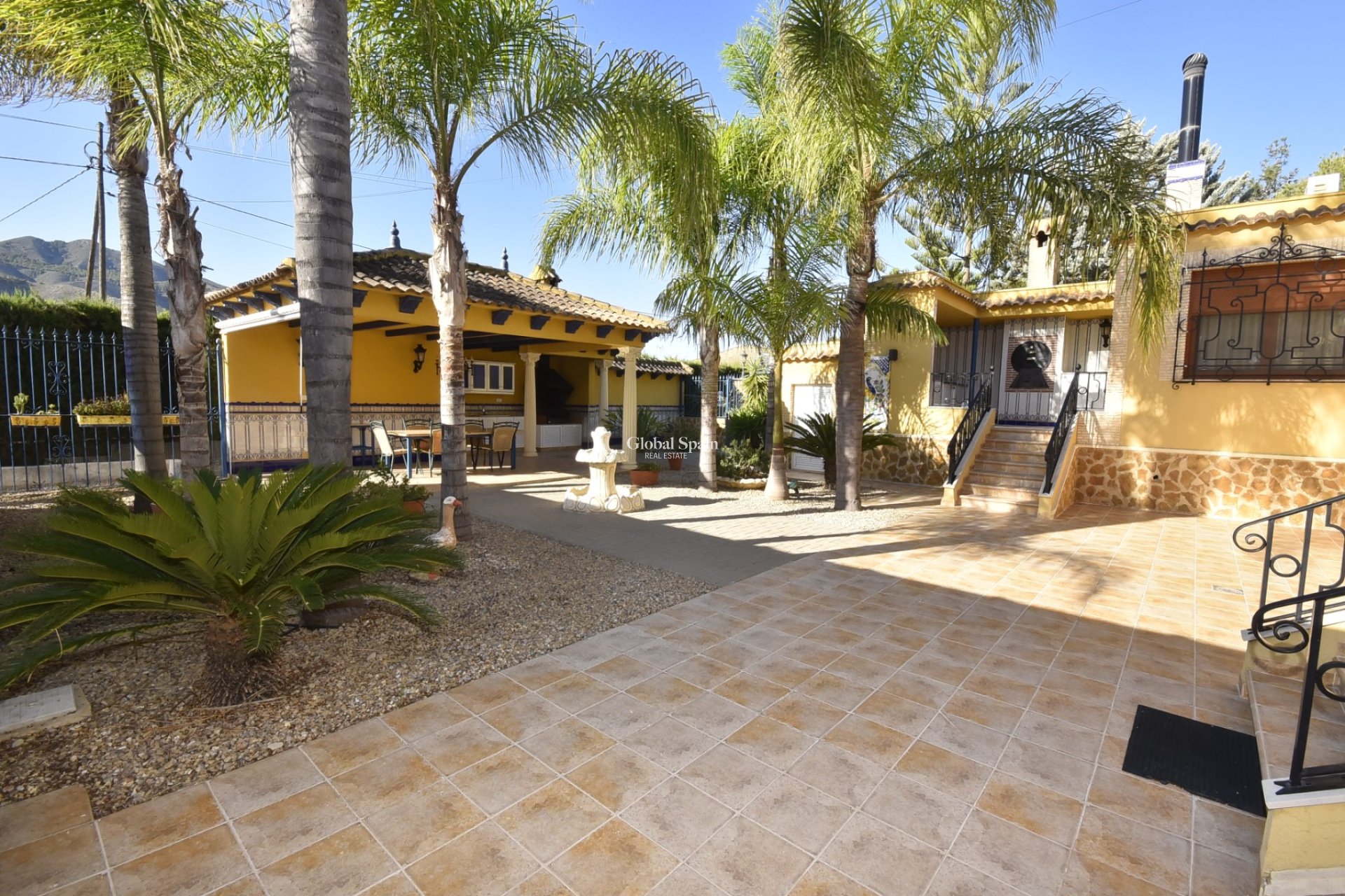 Resale - HOUSE -
LA MATANZA - La Matanza