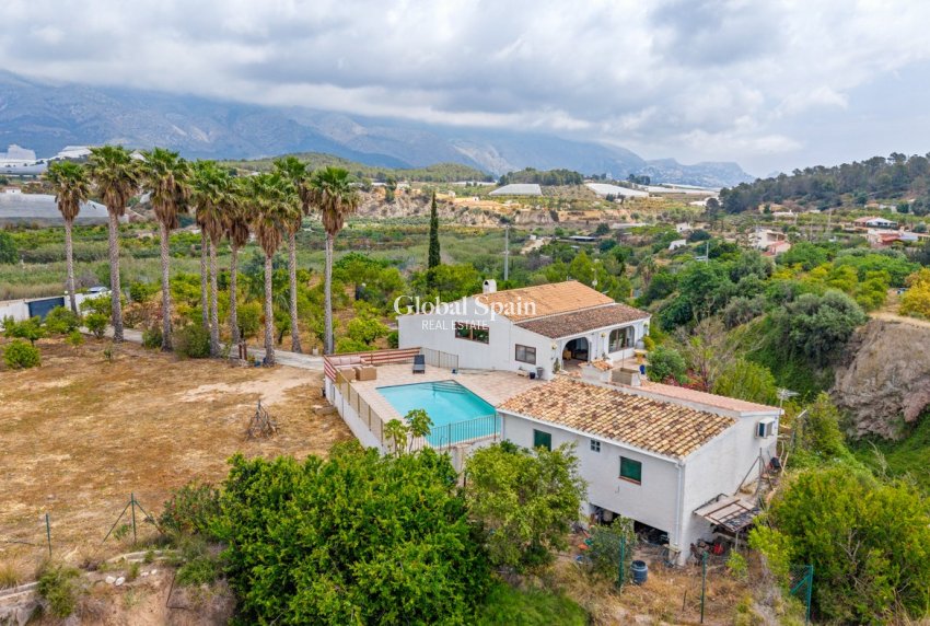Resale - HOUSE -
LA NUCÍA - La nucia