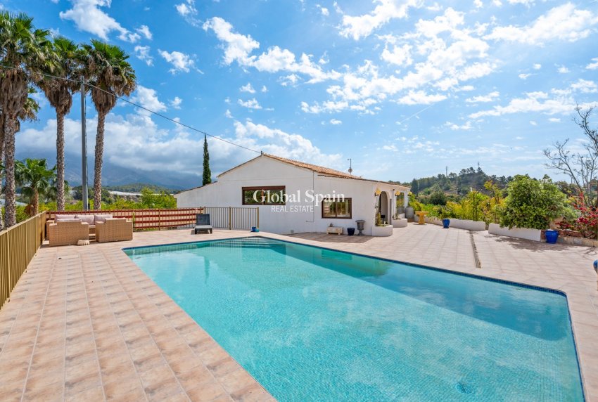 Resale - HOUSE -
LA NUCÍA - La nucia