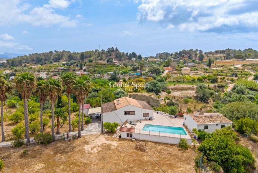 Resale - HOUSE -
LA NUCÍA - La nucia