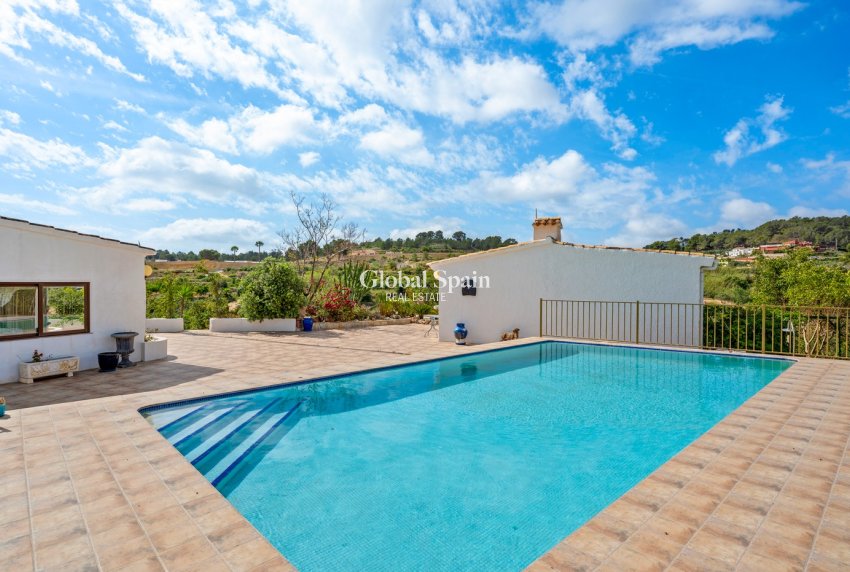 Resale - HOUSE -
LA NUCÍA - La nucia