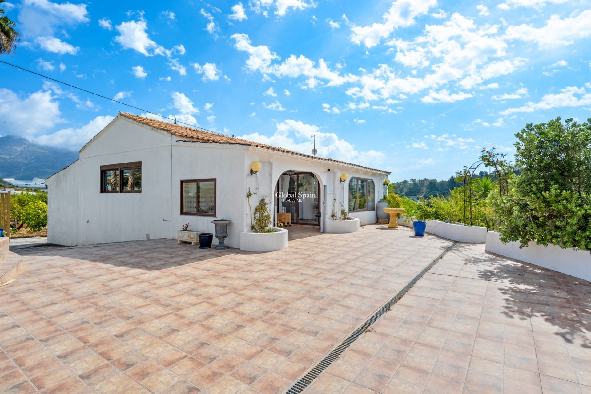 Resale - HOUSE -
LA NUCÍA - La nucia