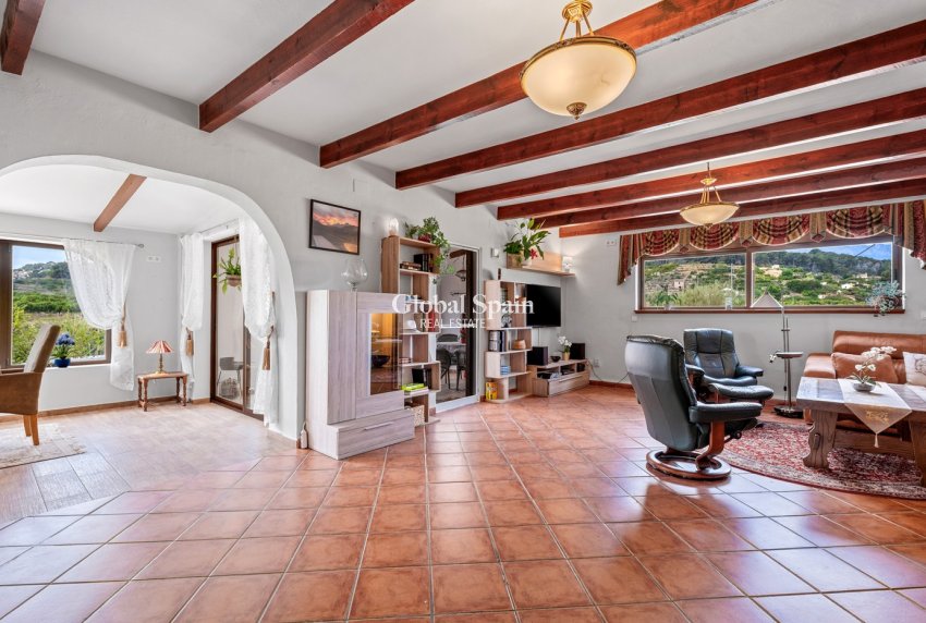 Resale - HOUSE -
LA NUCÍA - La nucia