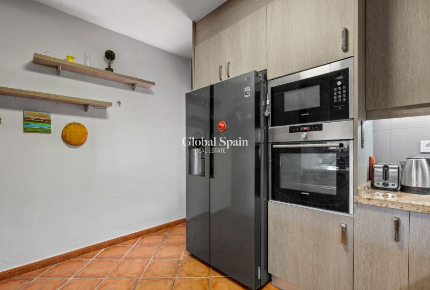Resale - HOUSE -
LA NUCÍA - La nucia