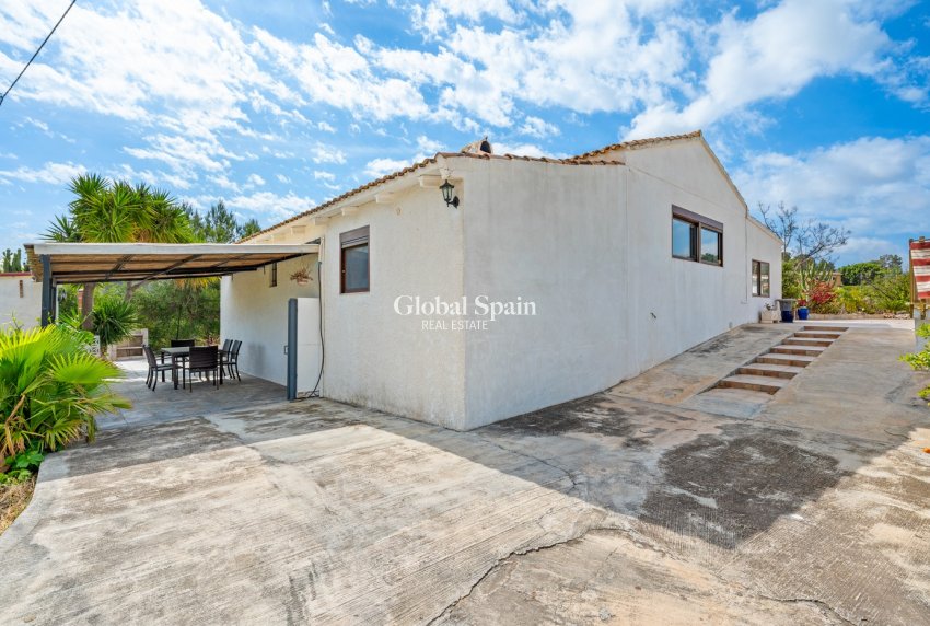 Resale - HOUSE -
LA NUCÍA - La nucia
