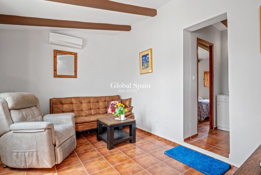 Resale - HOUSE -
LA NUCÍA - La nucia