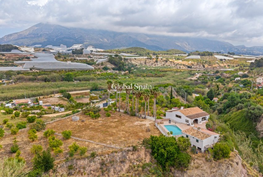 Resale - HOUSE -
LA NUCÍA - La nucia