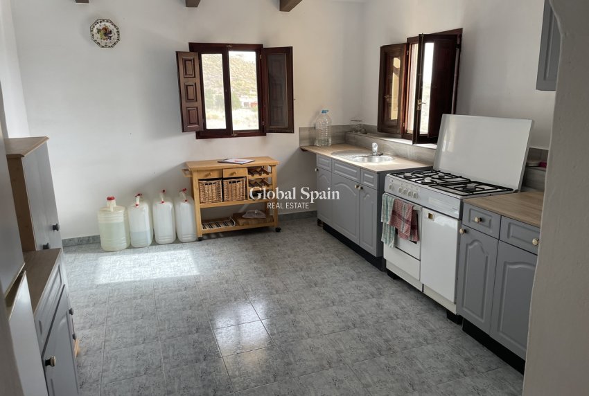 Resale - HOUSE -
LA PINILLA - Inland