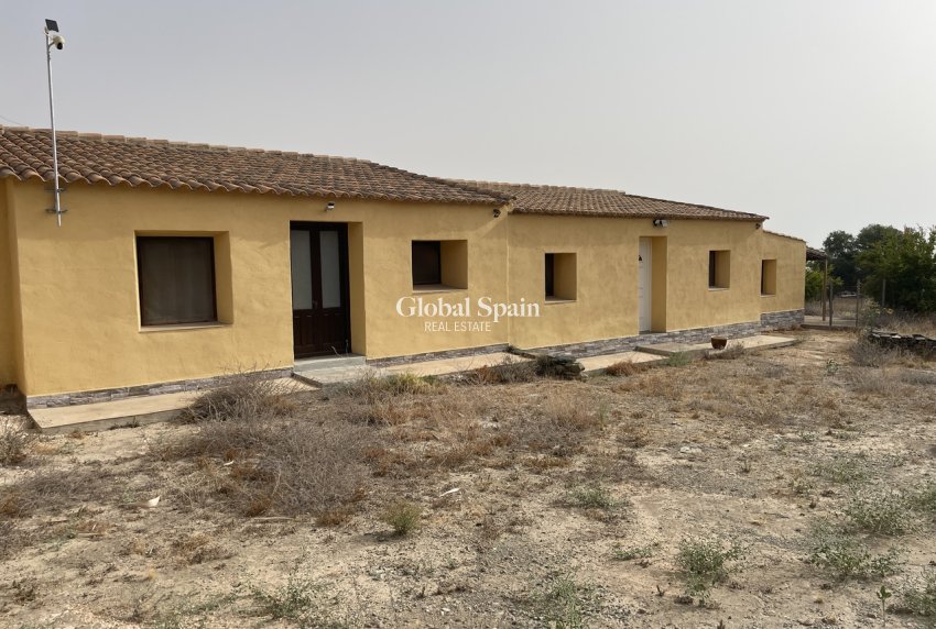 Resale - HOUSE -
LA PINILLA - Inland