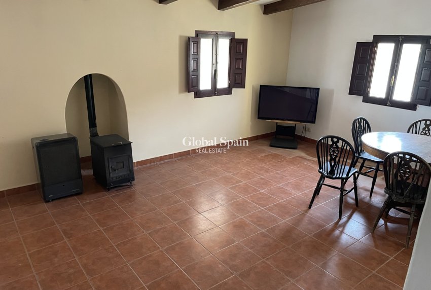 Resale - HOUSE -
LA PINILLA - Inland
