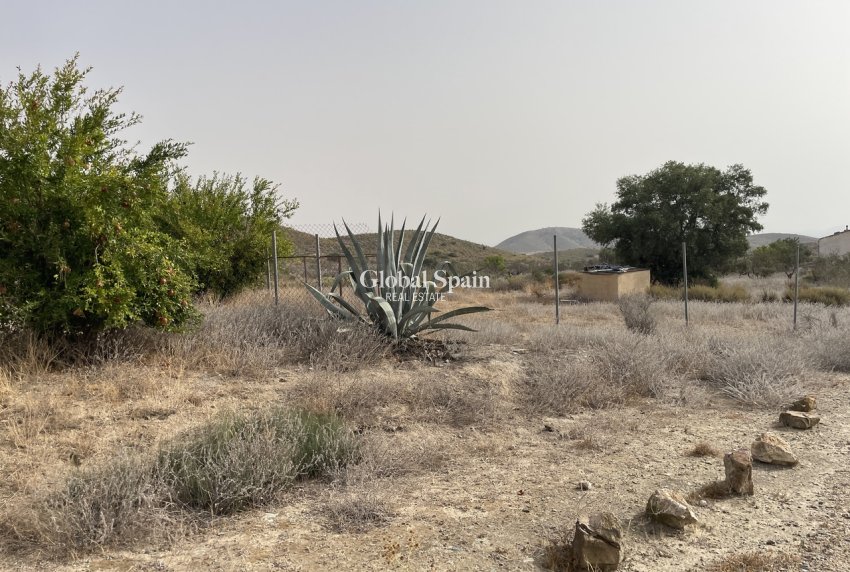 Resale - HOUSE -
LA PINILLA - Inland