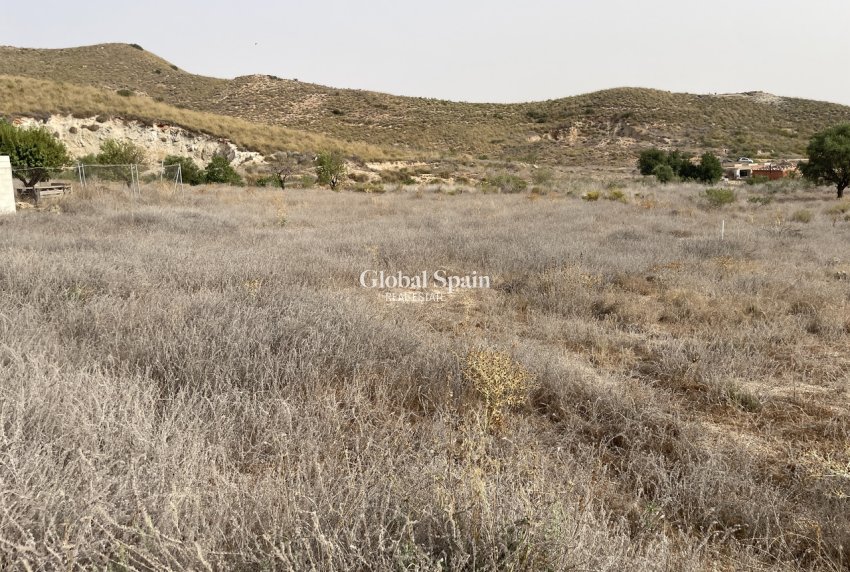 Resale - HOUSE -
LA PINILLA - Inland