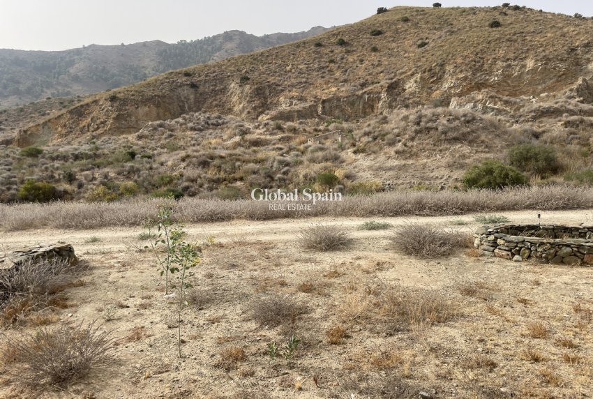 Resale - HOUSE -
LA PINILLA - Inland