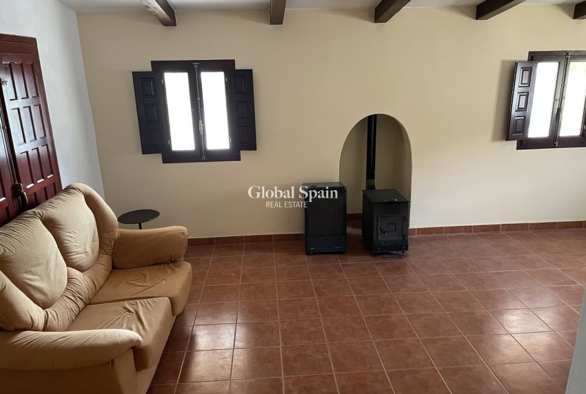 Resale - HOUSE -
LA PINILLA - Inland