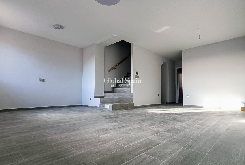 Resale - HOUSE -
LA ROMANA - Inland