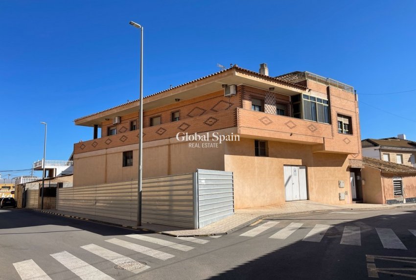 Resale - HOUSE -
LA UNIÓN - Costa Calida
