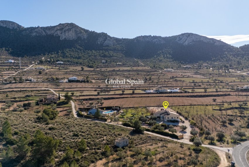 Resale - HOUSE -
LA ZARZA - Inland