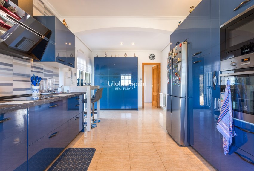 Resale - HOUSE -
LA ZARZA - Inland