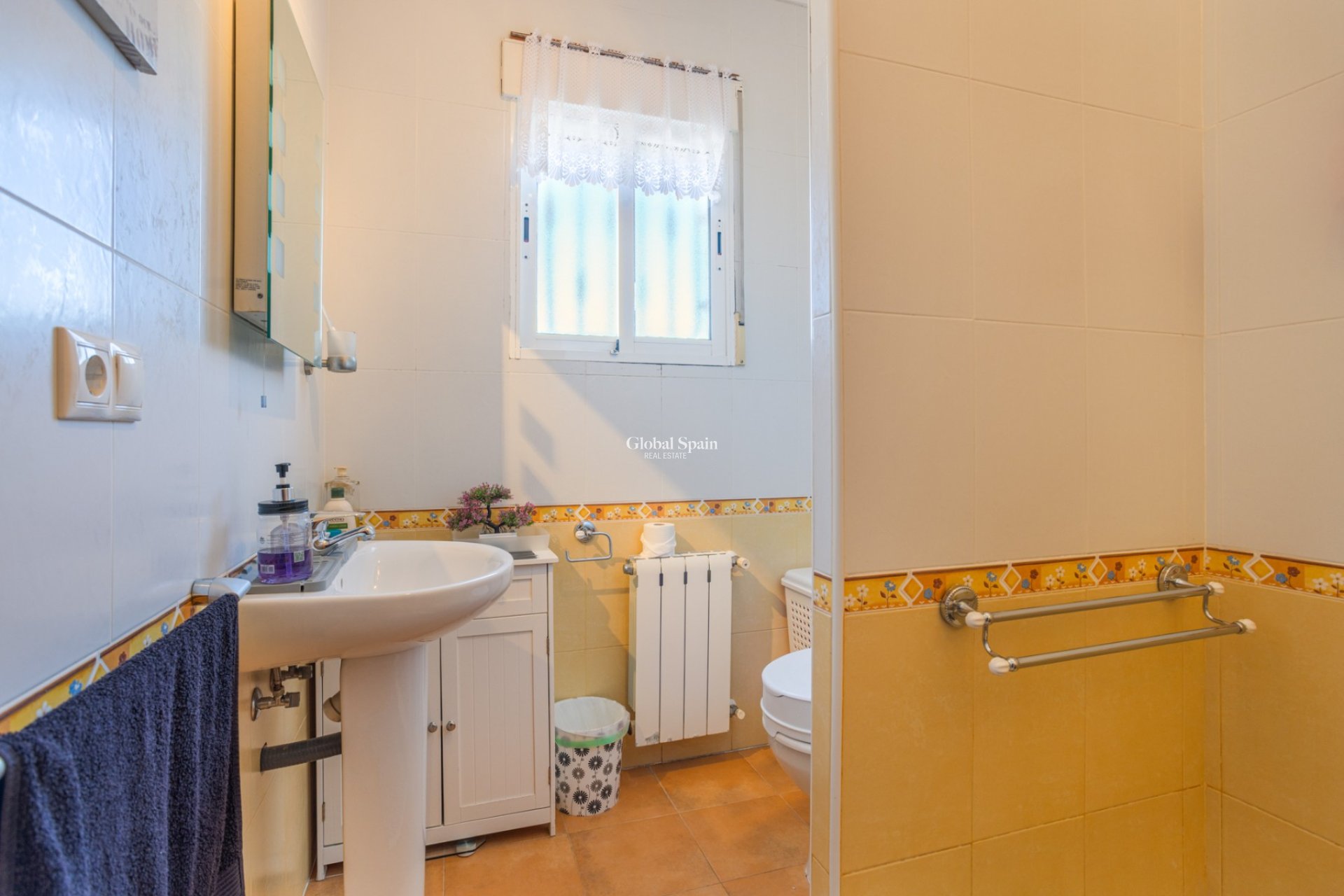 Resale - HOUSE -
LA ZARZA - Inland