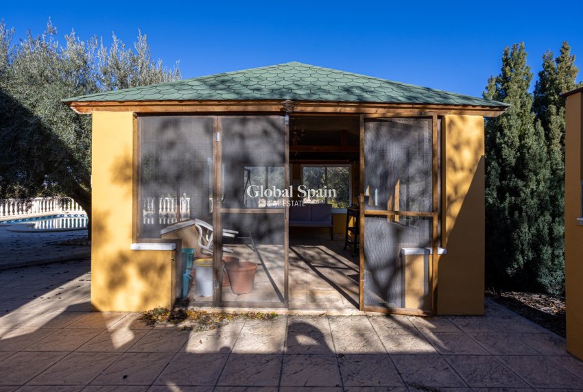 Resale - HOUSE -
LA ZARZA - Inland