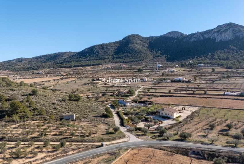 Resale - HOUSE -
LA ZARZA - Inland