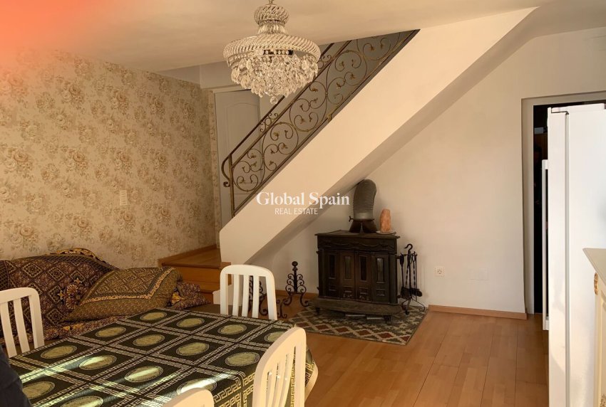 Resale - HOUSE -
LA ZENIA - Costa Blanca