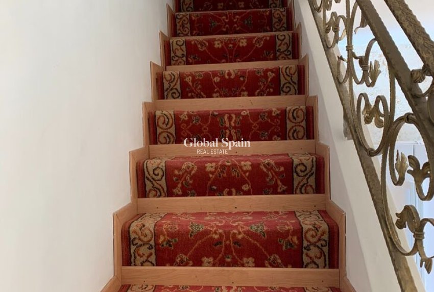 Resale - HOUSE -
LA ZENIA - Costa Blanca