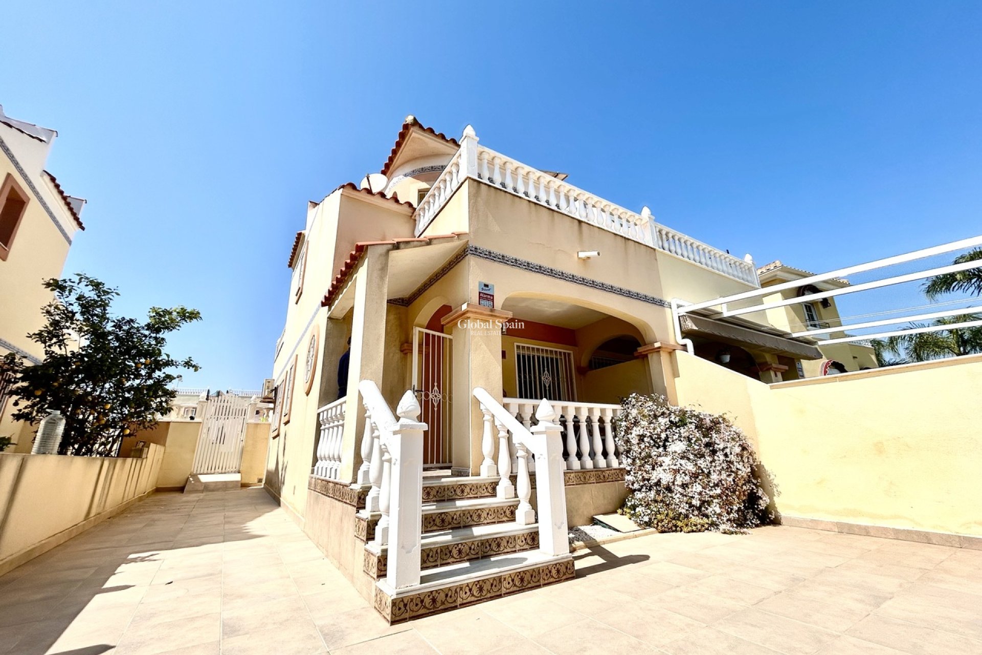 Resale - HOUSE -
LA ZENIA - Costa Blanca