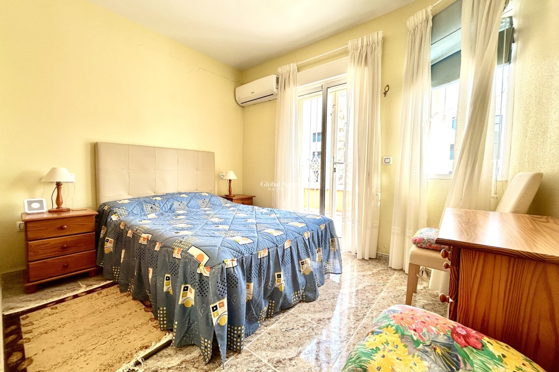 Resale - HOUSE -
LA ZENIA - Costa Blanca